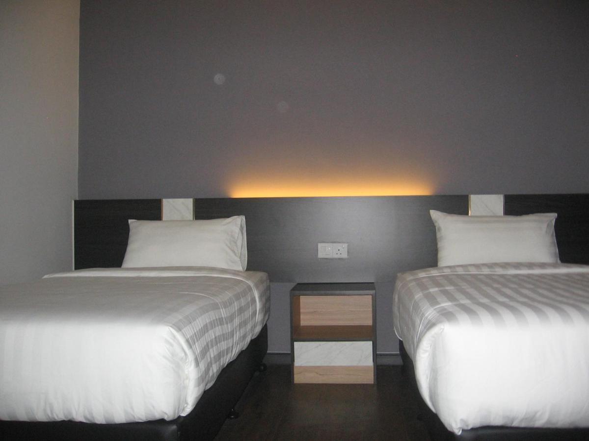 707 Hotel  Malacca Bagian luar foto
